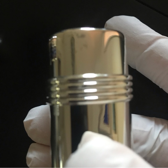 Wedgwood Windsor Small Salt & Pepper Shakers in original box, each 2 1/4” tall. - Picture 10 of 15